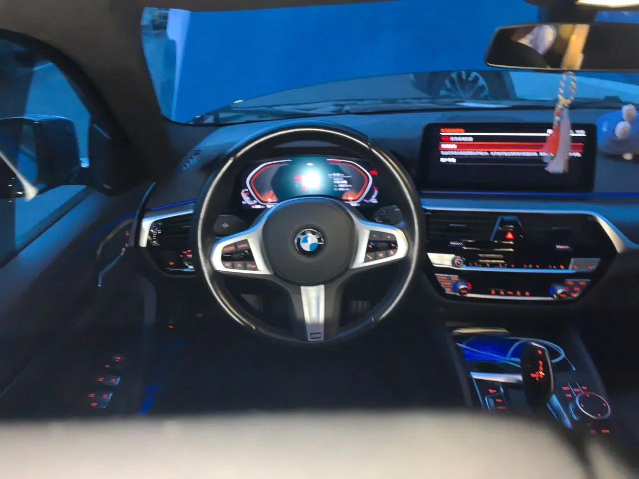 BMW 5 Series 2021 525i M Sport Package — миниатюра 10