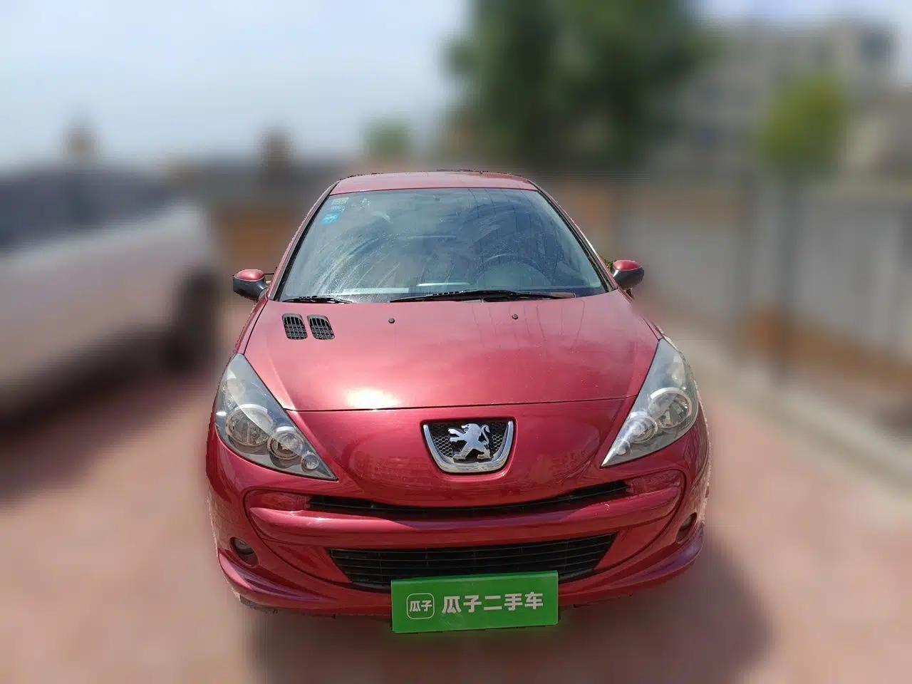 Peugeot 207 2011 Sedan 1.4L Manual Yule Edition — миниатюра 2