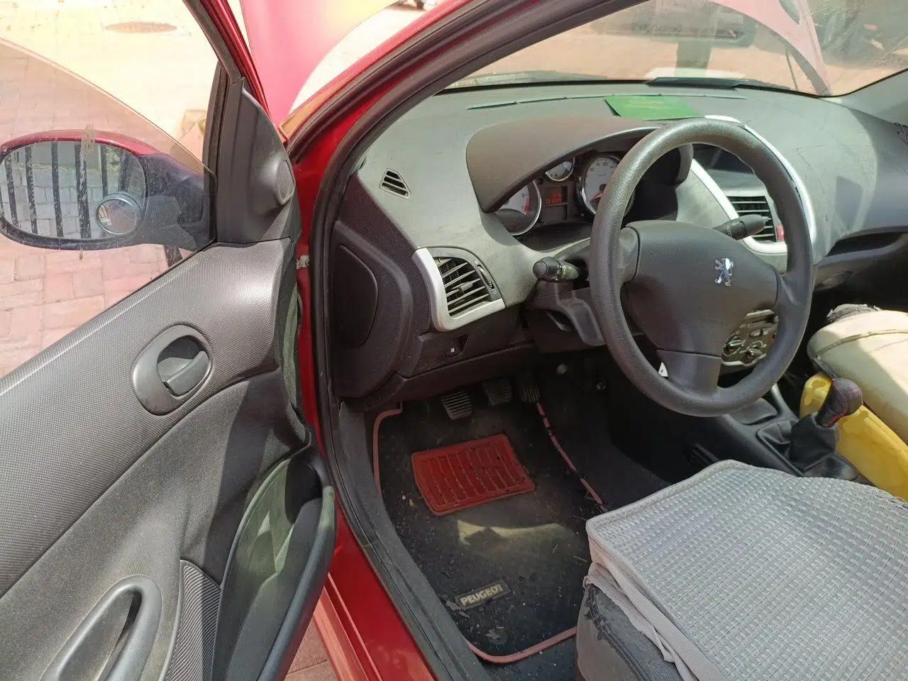 Peugeot 207 2011 Sedan 1.4L Manual Yule Edition — миниатюра 16