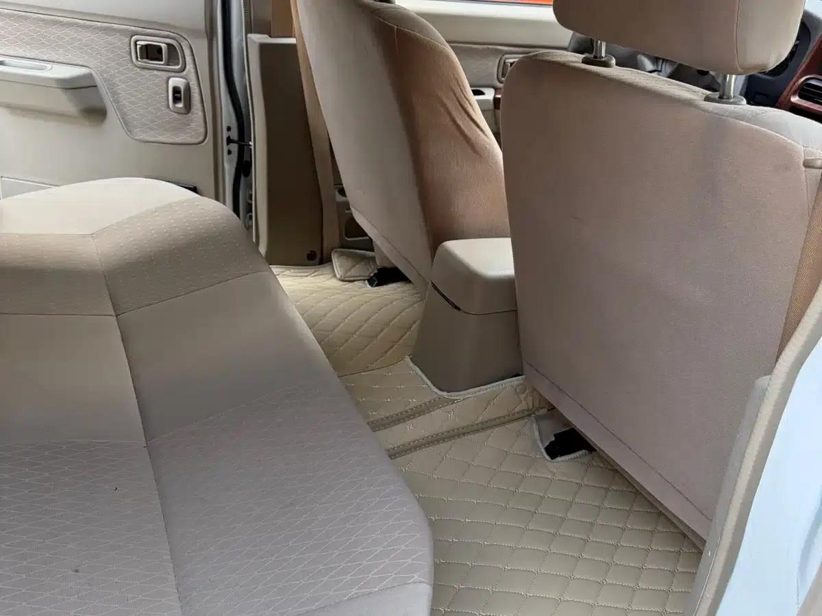 2013 Nissan ZN Van 2.4L 2WD Luxury 5-Seater — миниатюра 11