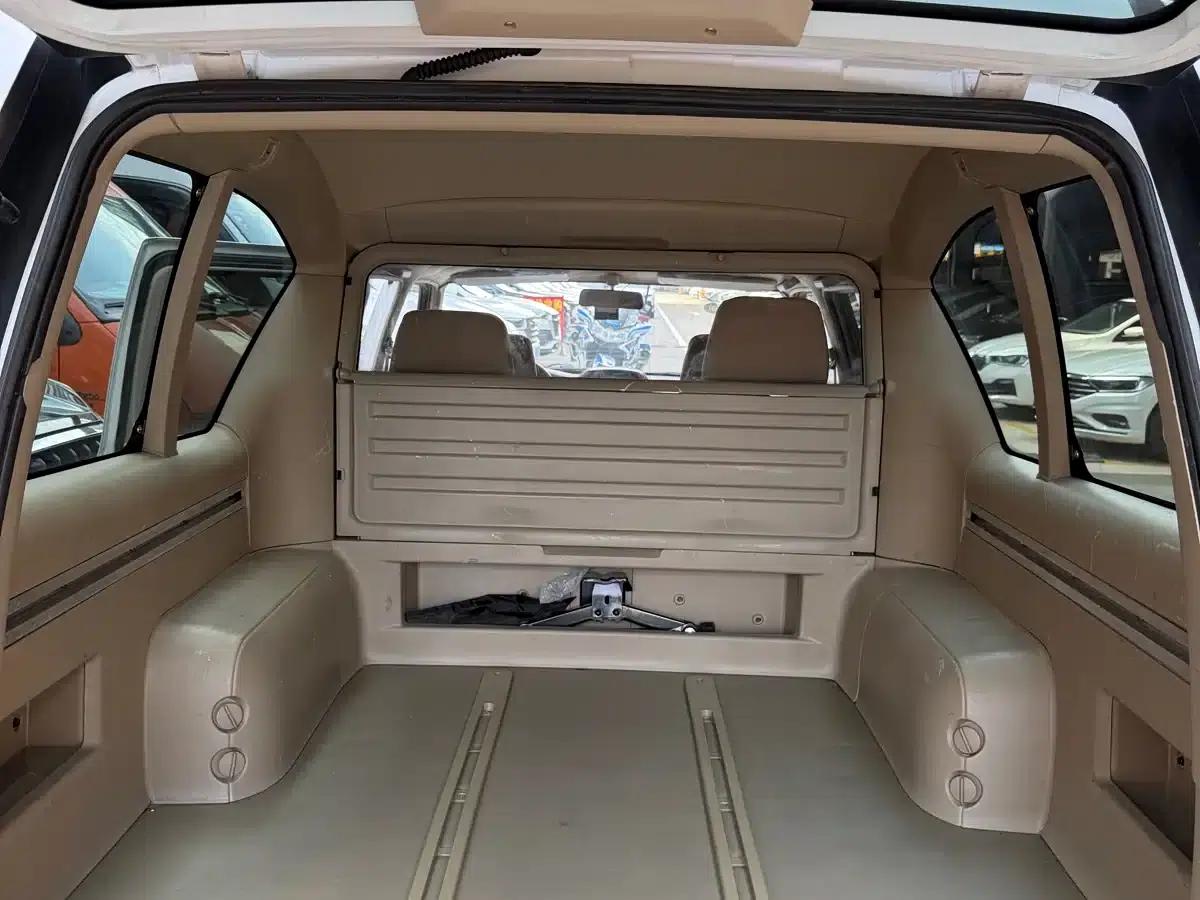 2013 Nissan ZN Van 2.4L 2WD Luxury 5-Seater — миниатюра 12