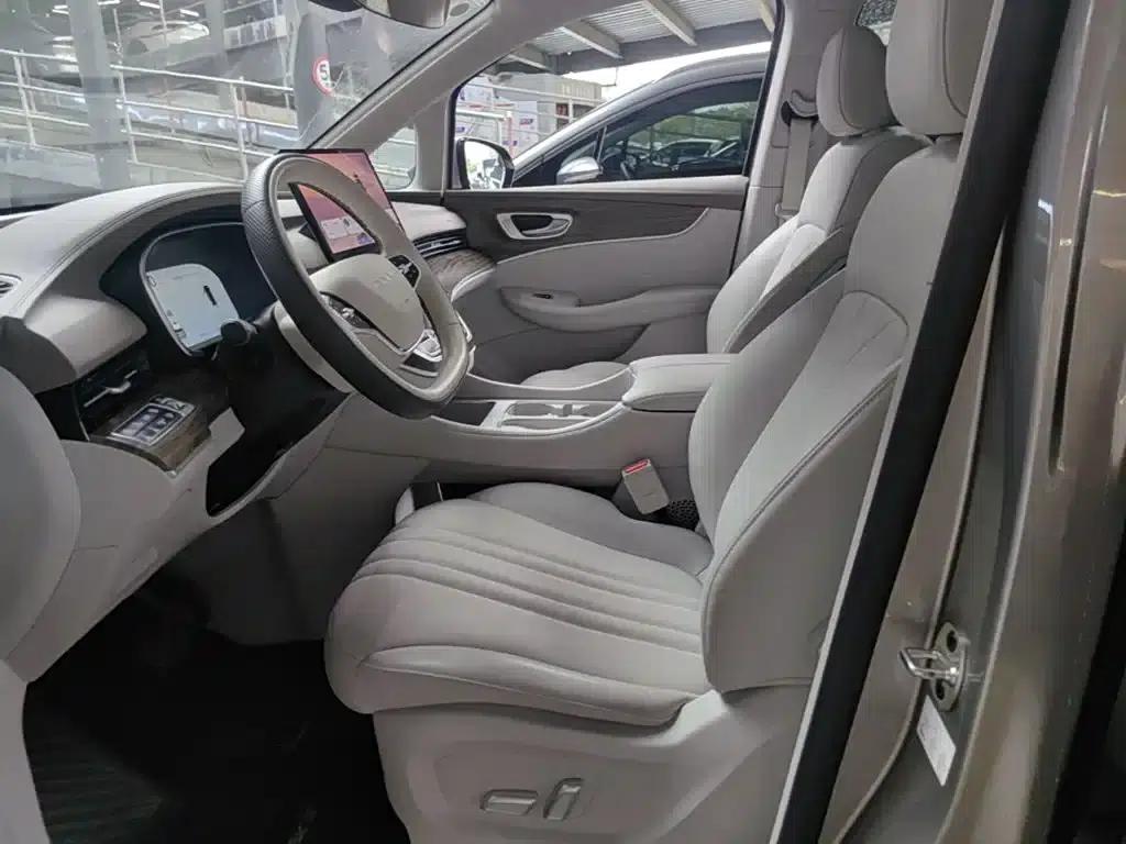 Roewe iMAX8 New Energy 2025 1.5T DMH Luxury Edition — миниатюра 15