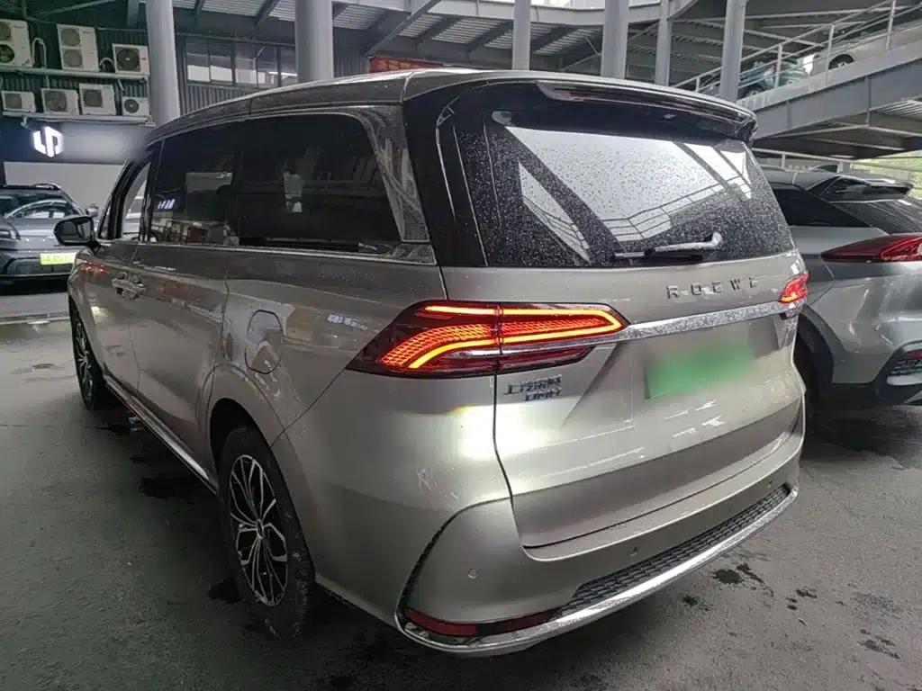 Roewe iMAX8 New Energy 2025 1.5T DMH Luxury Edition — миниатюра 5