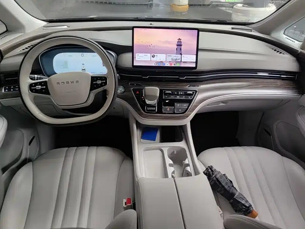 Roewe iMAX8 New Energy 2025 1.5T DMH Luxury Edition — миниатюра 10