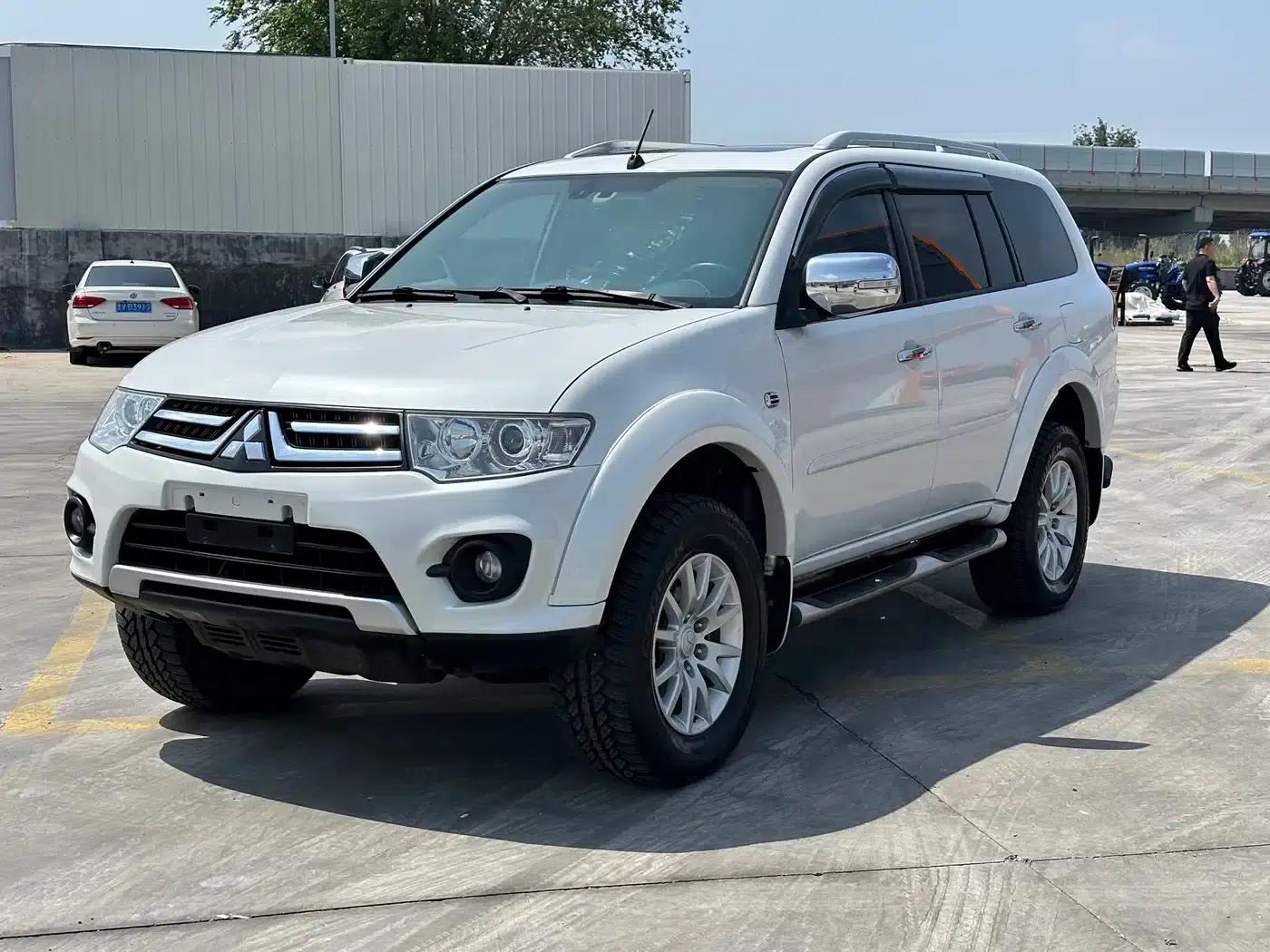 2013 Pajero Sport 3.0L Automatic 4WD Flagship Edition — миниатюра 1