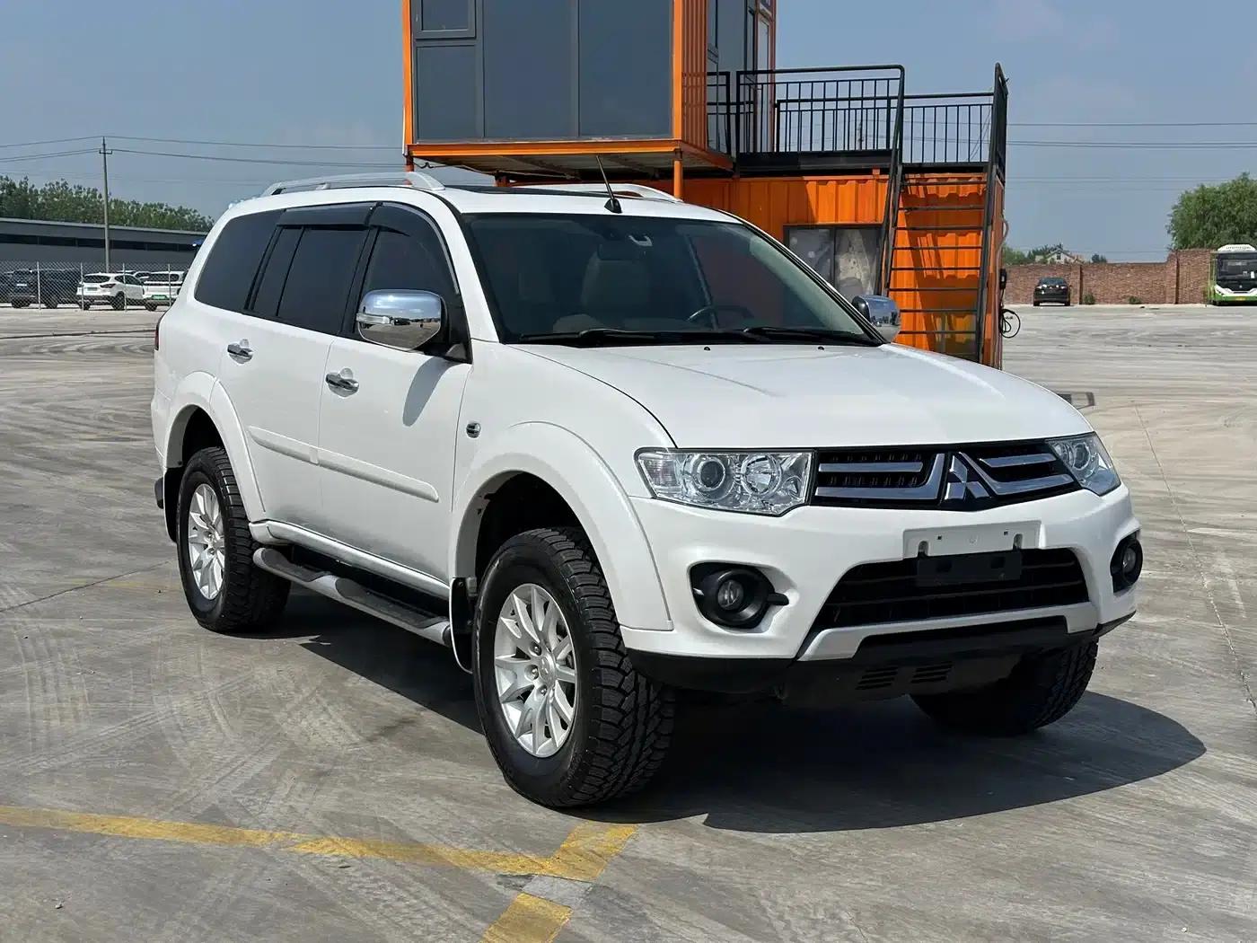 2013 Pajero Sport 3.0L Automatic 4WD Flagship Edition — миниатюра 2