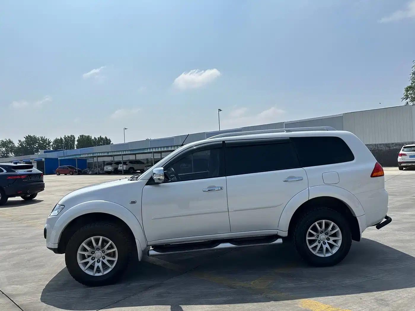 2013 Pajero Sport 3.0L Automatic 4WD Flagship Edition — миниатюра 11