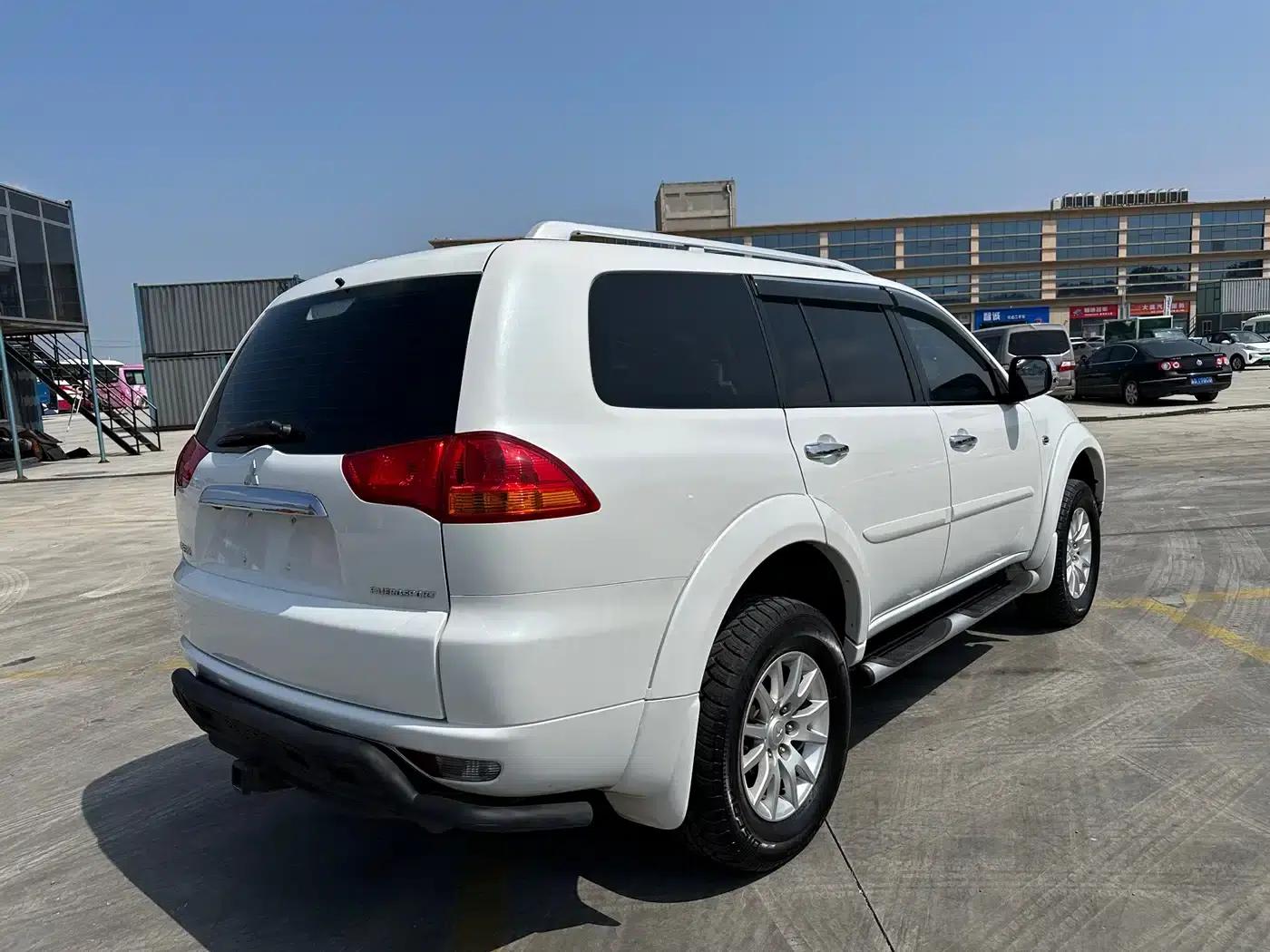 2013 Pajero Sport 3.0L Automatic 4WD Flagship Edition — миниатюра 5