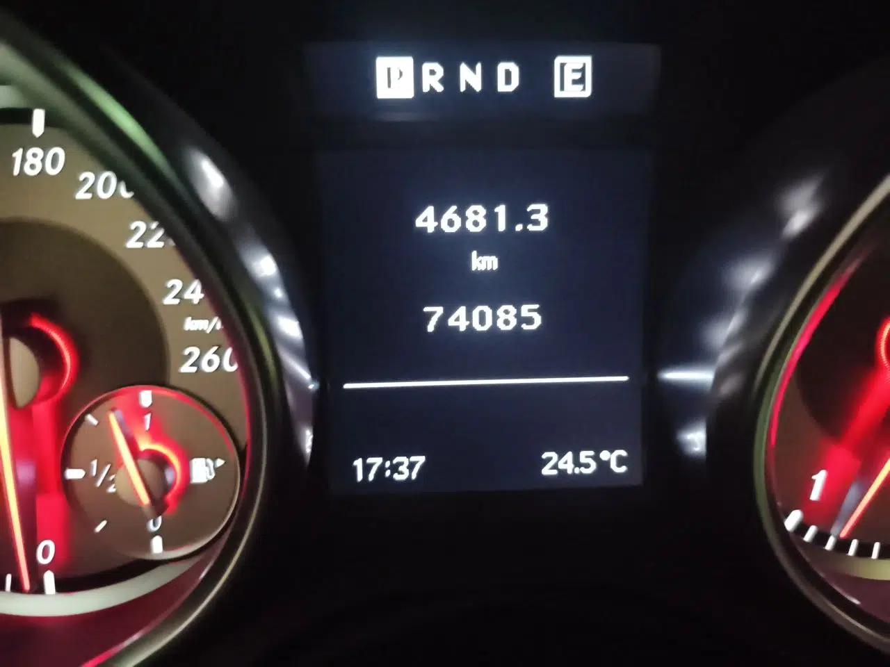 Mercedes-Benz SLK-Class 2011 SLK 200 Fashion Model — миниатюра 12