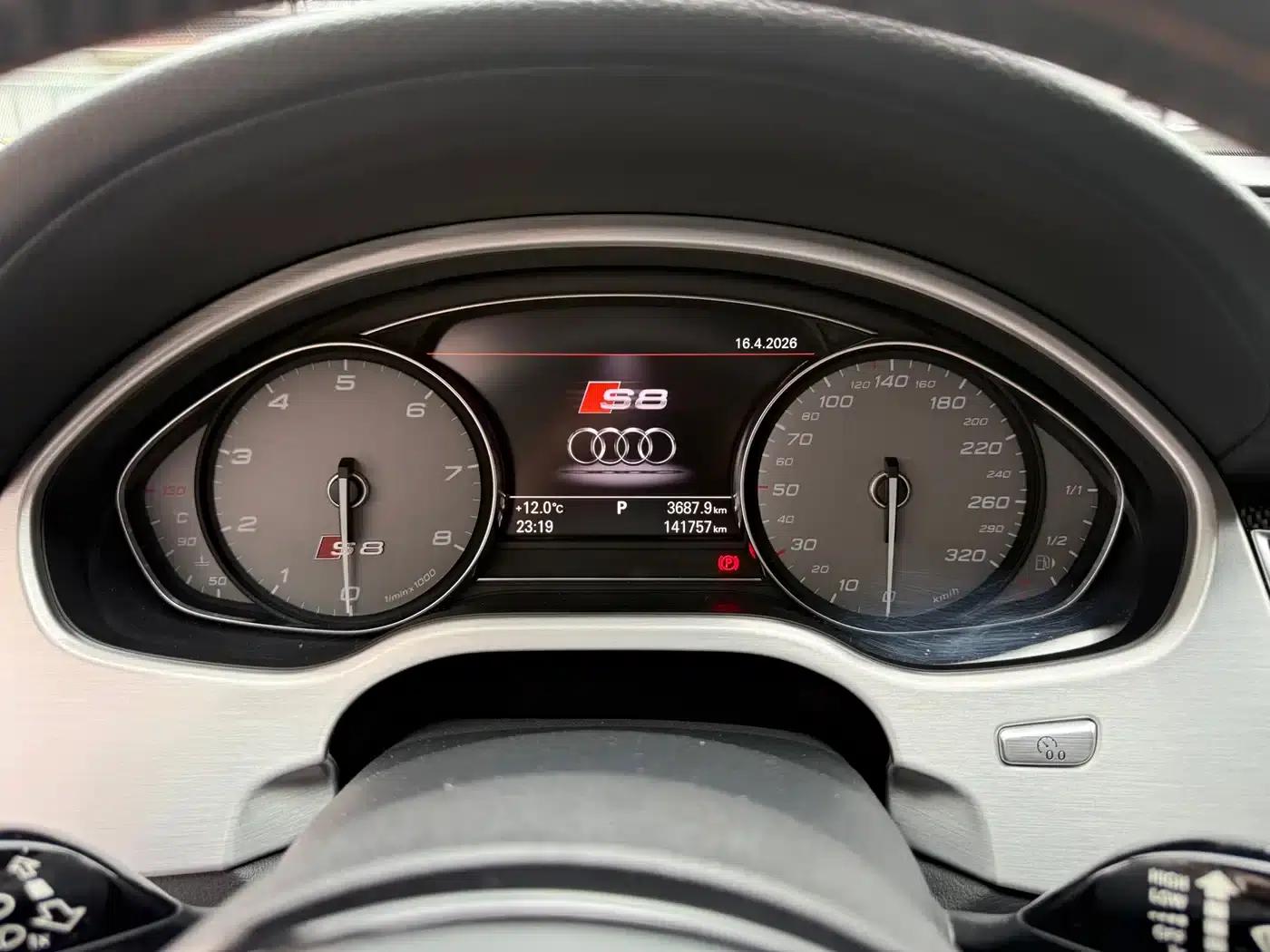 2013 Audi S8 4.0TFSI quattro — миниатюра 13
