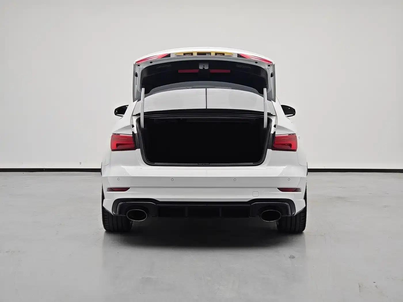 Audi RS 3 2017 RS 3 2.5T Limousine — миниатюра 12