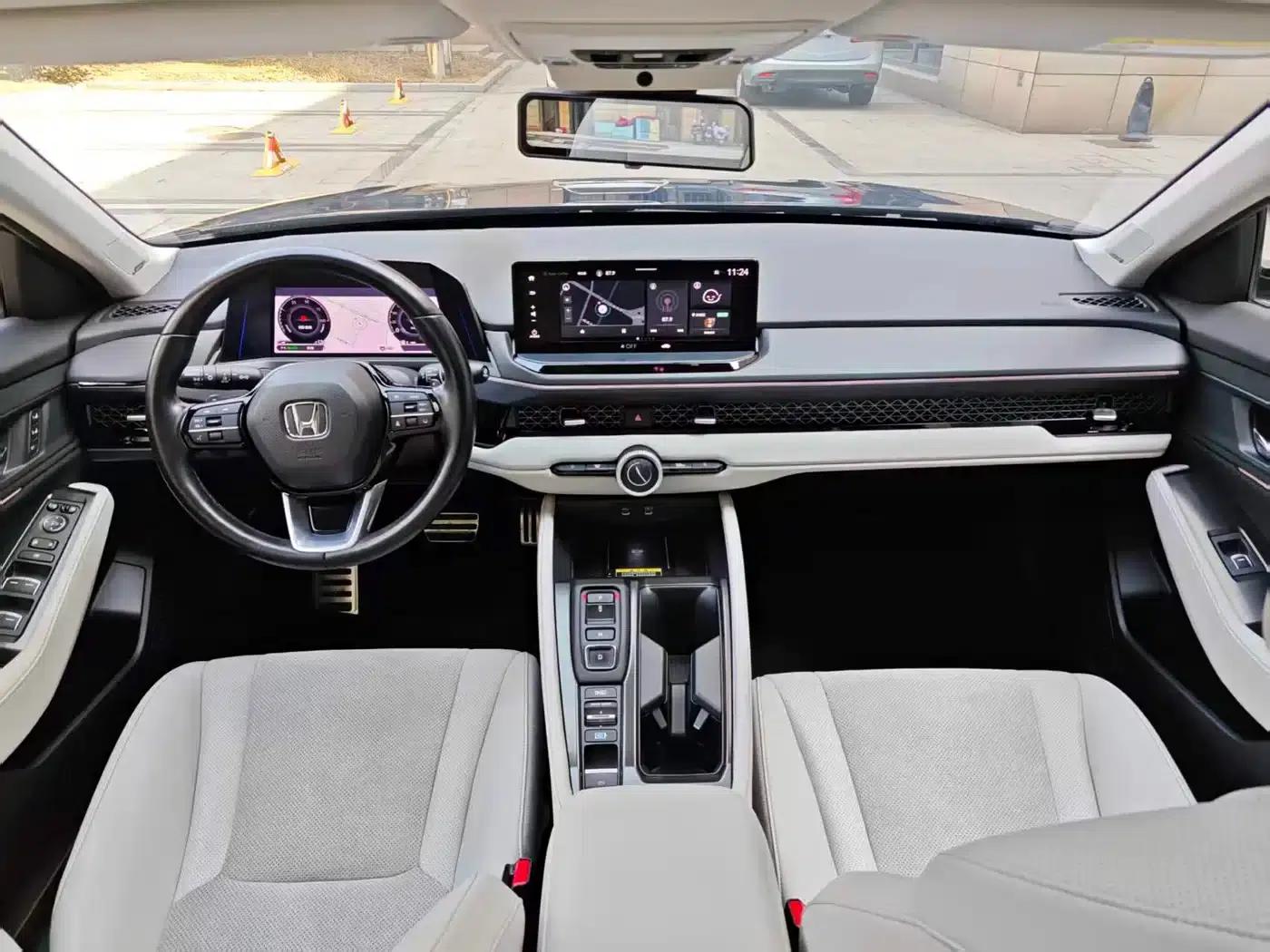 Accord PHEV 2023 2.0L e:PHEV Flagship Edition — миниатюра 16
