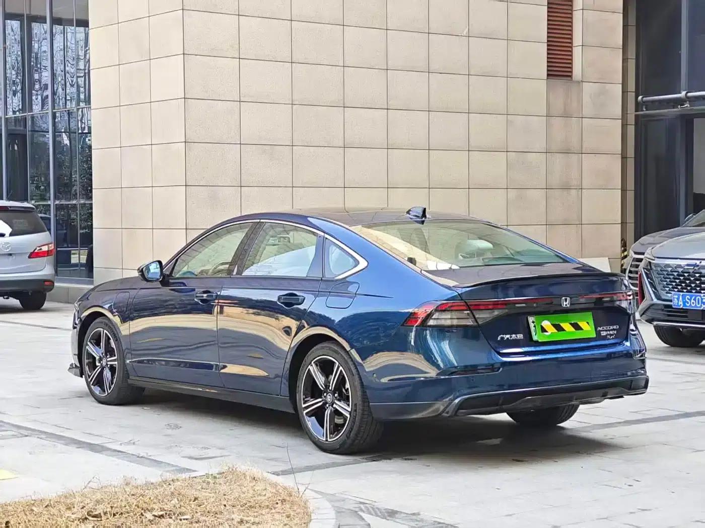 Accord PHEV 2023 2.0L e:PHEV Flagship Edition — миниатюра 4