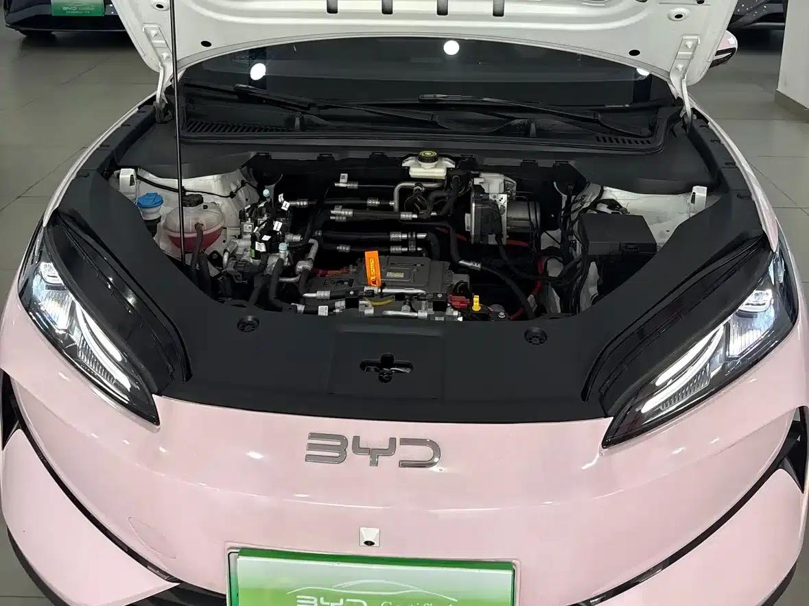 BYD e7 2025 520 Smart Travel Edition — миниатюра 13
