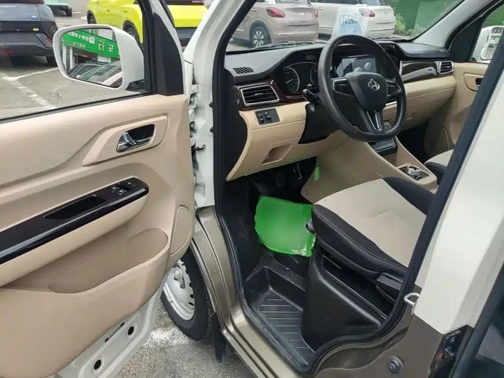 Transcend Star V5 EV 2021 Luxury 5-Seat Van with Lingdian System — миниатюра 16