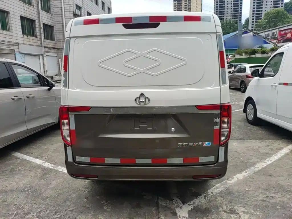 Transcend Star V5 EV 2021 Luxury 5-Seat Van with Lingdian System — миниатюра 6