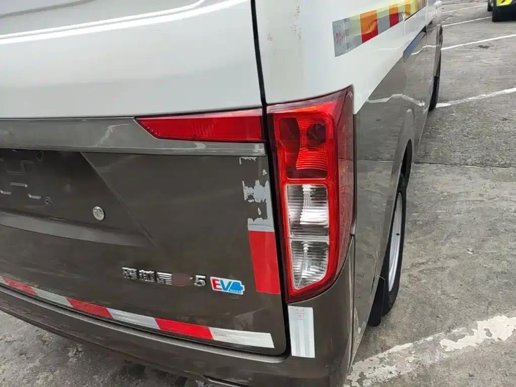 Transcend Star V5 EV 2021 Luxury 5-Seat Van with Lingdian System — миниатюра 8