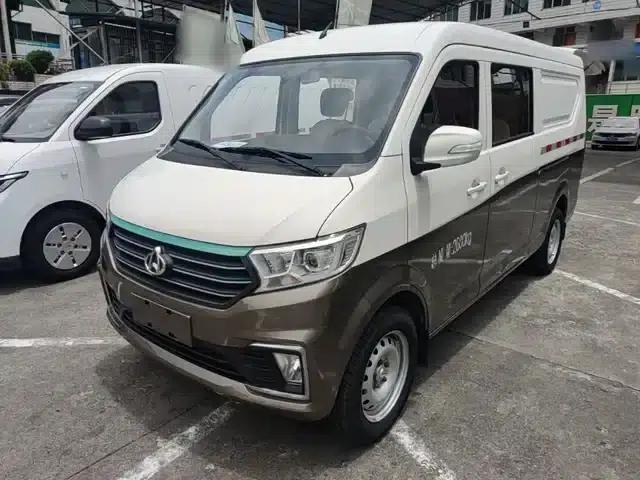 Transcend Star V5 EV 2021 Luxury 5-Seat Van with Lingdian System