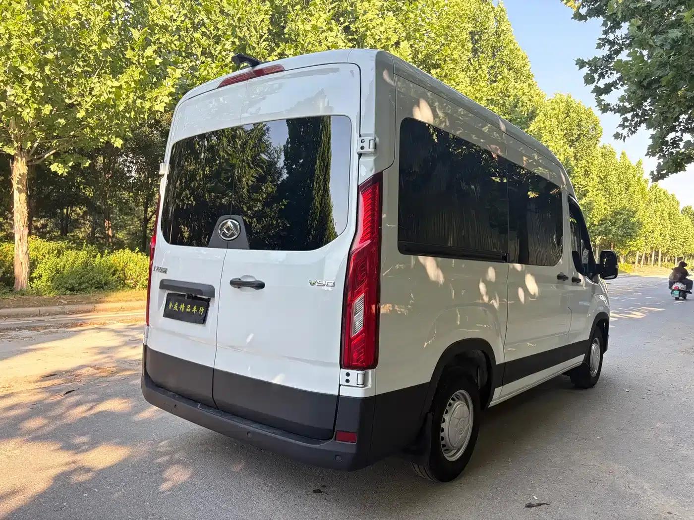 Xintu V90 2022 2.0T Manual Yunjie Front-Wheel Drive Long Wheelbase High Roof Single Rear Tire 7 Seats — миниатюра 4