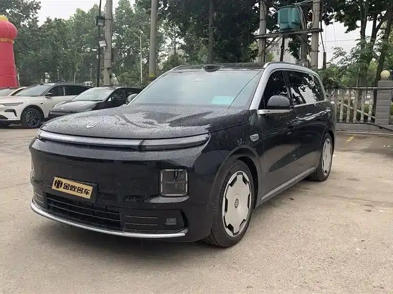 Leapmotor D19 2026 Range Extended 500 Smart Edition (7-seater) — миниатюра 1