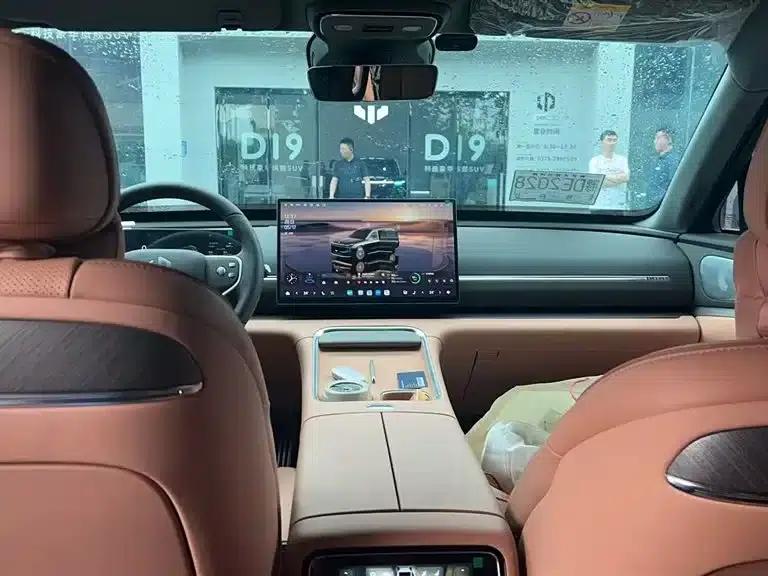 Leapmotor D19 2026 Range Extended 500 Smart Edition (7-seater) — миниатюра 4
