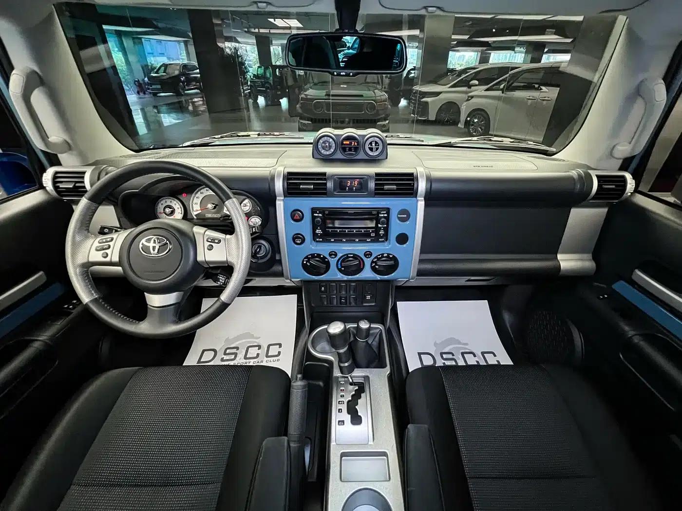 2019 FJ Cruiser 4.0L Automatic — миниатюра 12