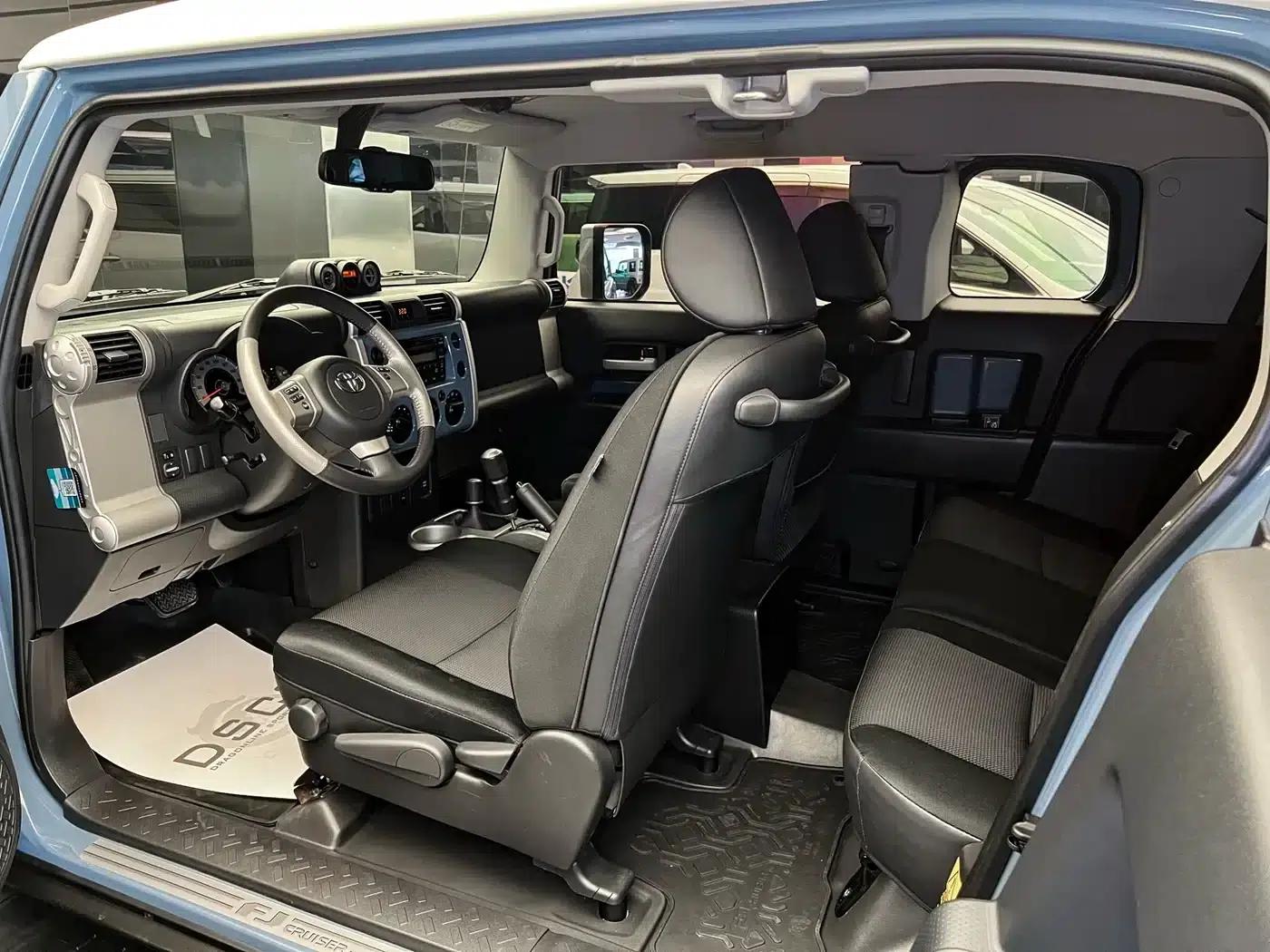 2019 FJ Cruiser 4.0L Automatic — миниатюра 13