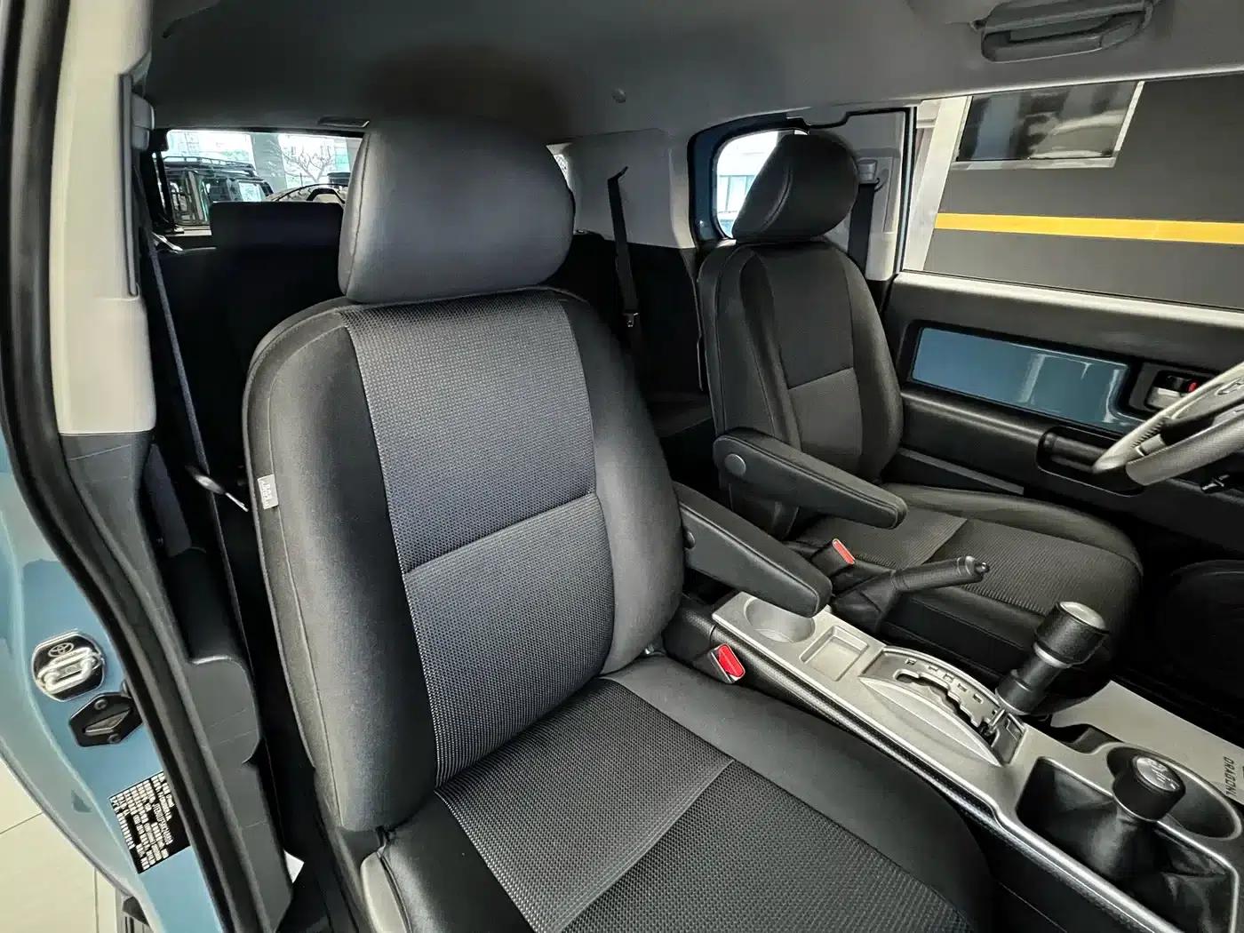 2019 FJ Cruiser 4.0L Automatic — миниатюра 15