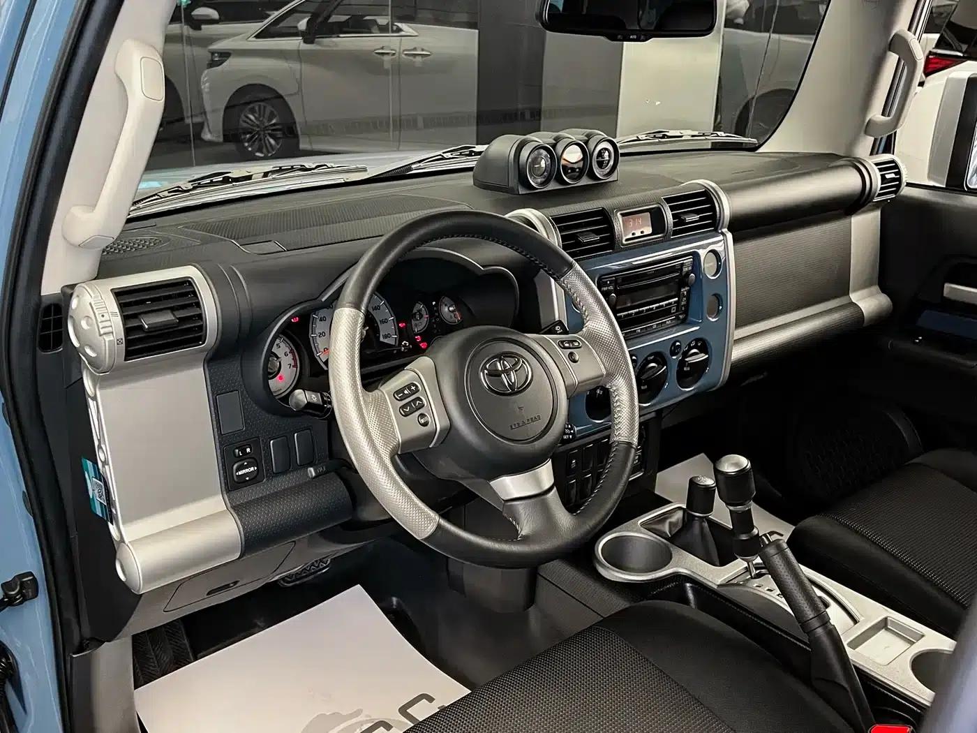 2019 FJ Cruiser 4.0L Automatic — миниатюра 6