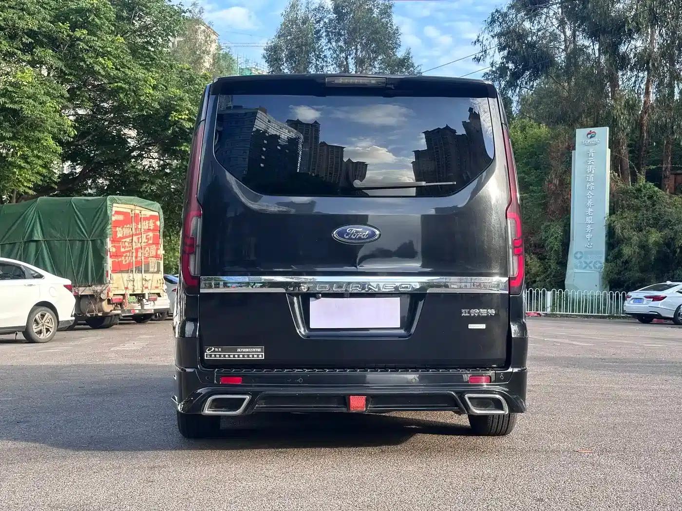 Tourneo 2023 2.0T Automatic Luxury Edition — миниатюра 13