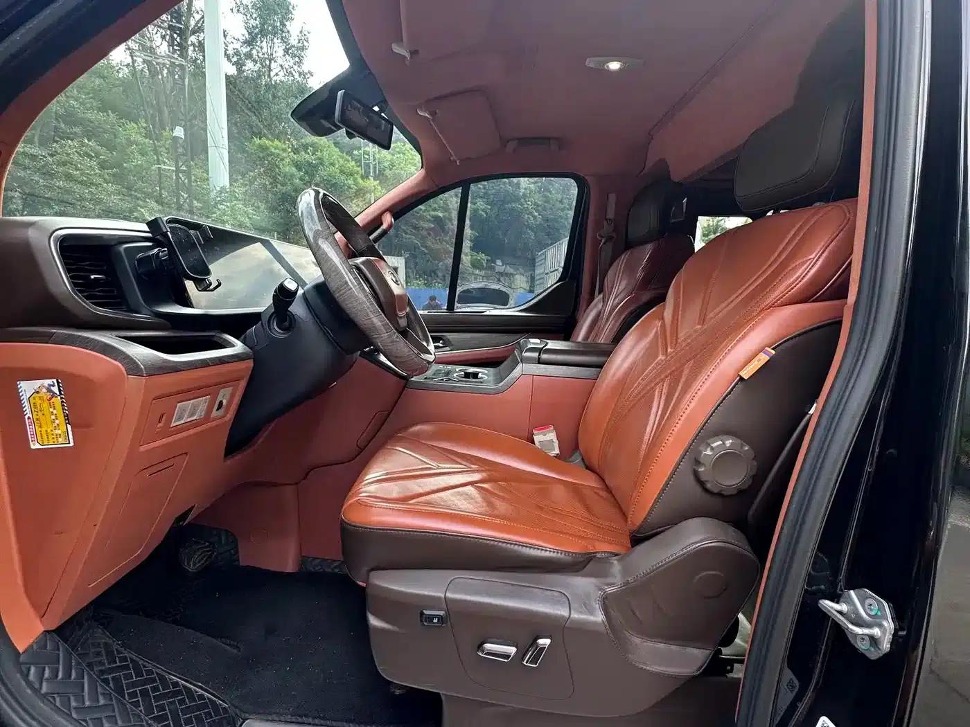 Tourneo 2023 2.0T Automatic Luxury Edition — миниатюра 4