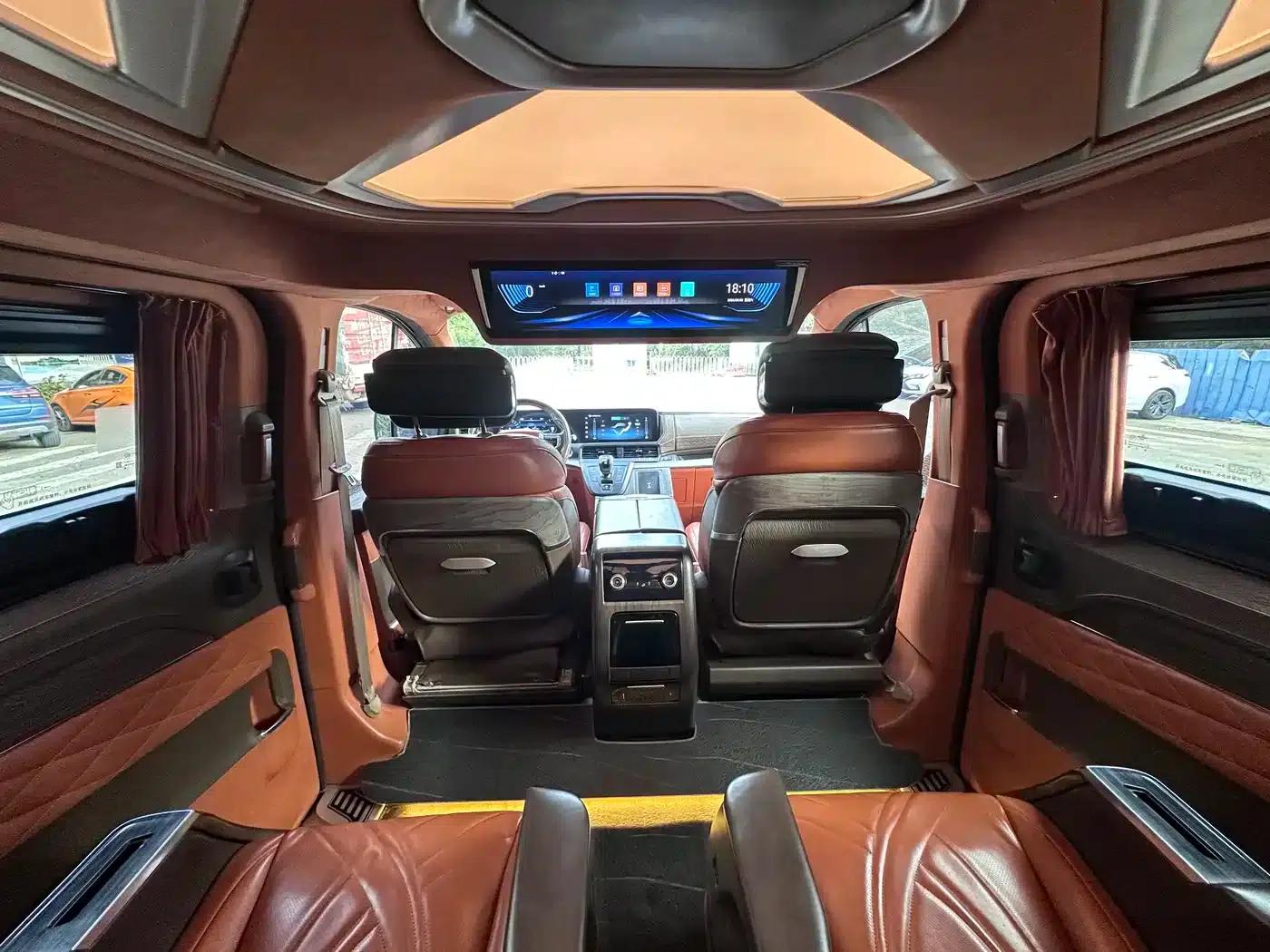 Tourneo 2023 2.0T Automatic Luxury Edition — миниатюра 8
