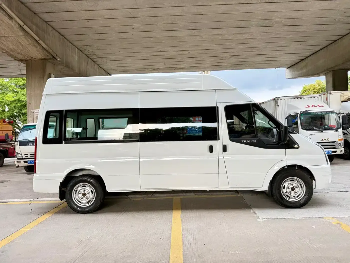 New Generation Ford Transit 2016 Model 2.2T Long Wheelbase 6-Seat High Roof Multi-Purpose Vehicle — миниатюра 7