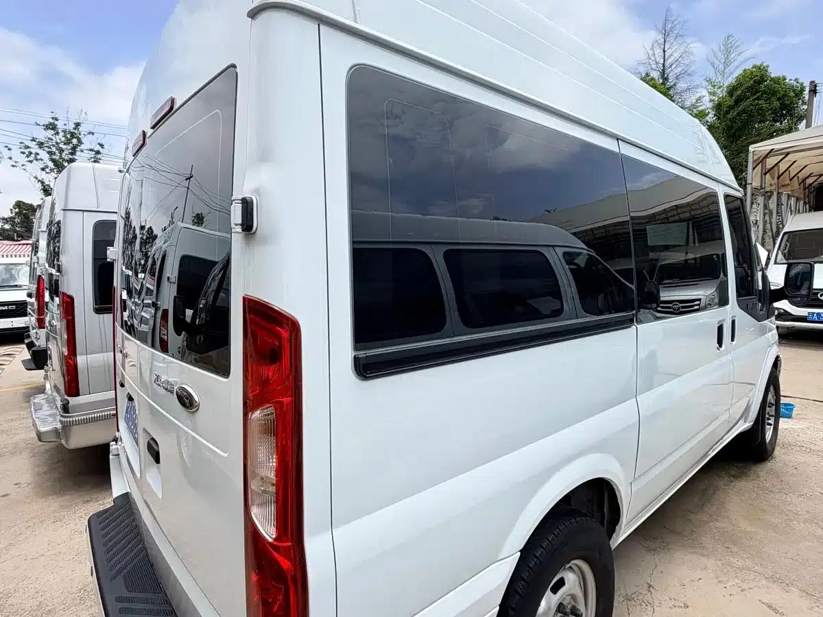 New Generation Ford Transit 2019 2.2T Luxury Short Wheelbase Mid-Roof 7-Seater National VI Emission Standard — миниатюра 3