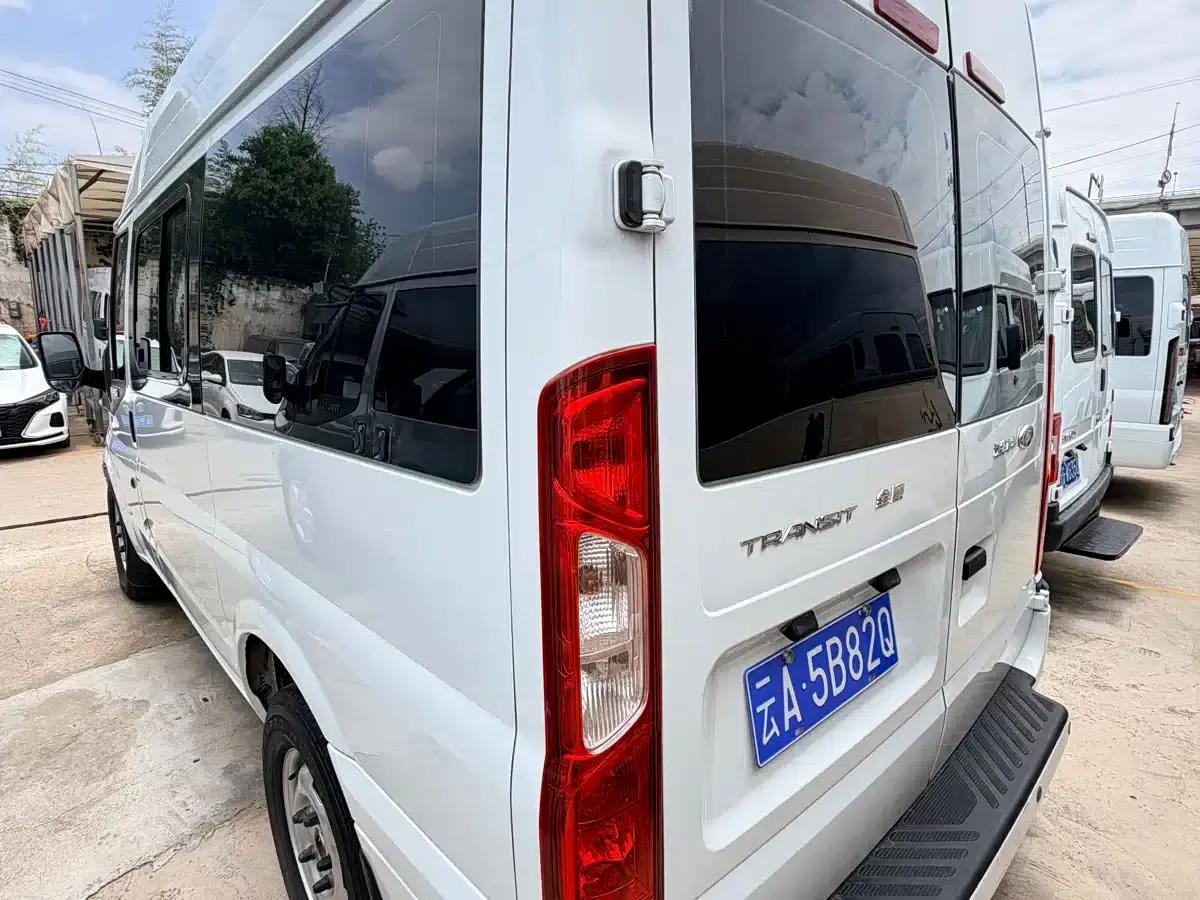 New Generation Ford Transit 2019 2.2T Luxury Short Wheelbase Mid-Roof 7-Seater National VI Emission Standard — миниатюра 4