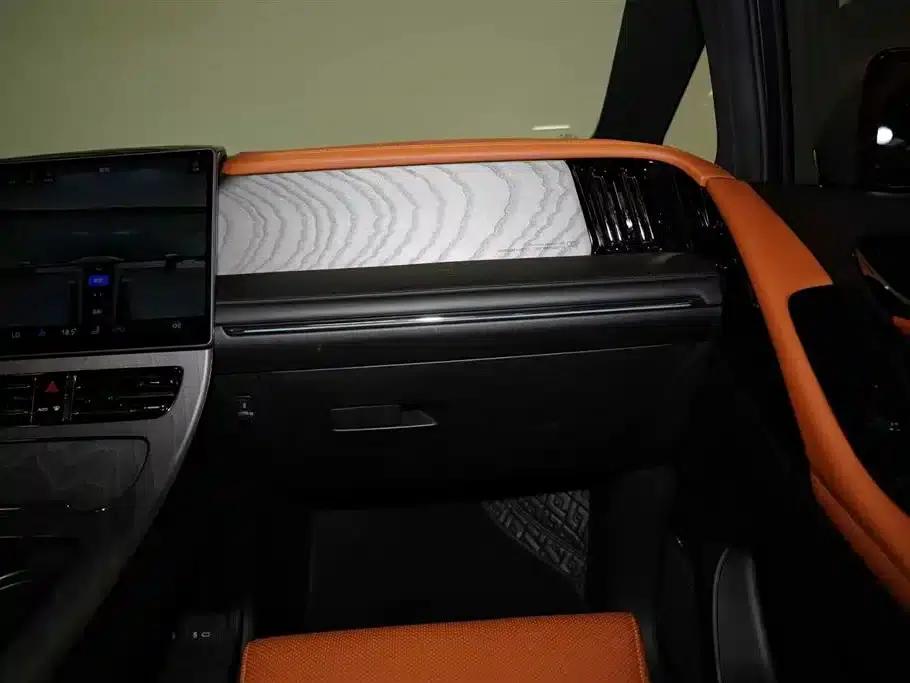 Trumpchi Aspiration M8 2025 Qiankun Series Ultra First Class — миниатюра 16