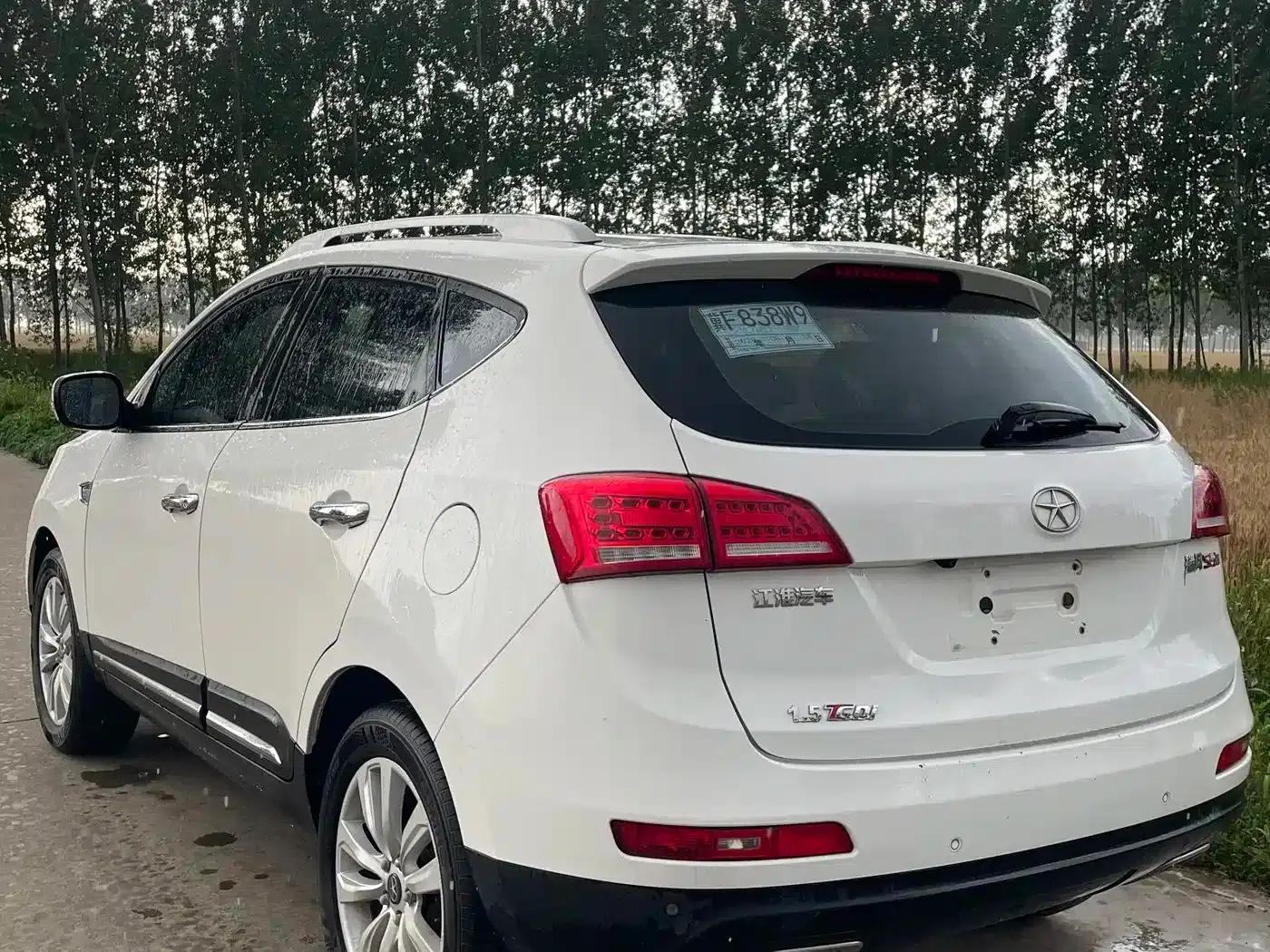Refine S5 2015 1.5T Manual Deluxe Sport Edition — миниатюра 9
