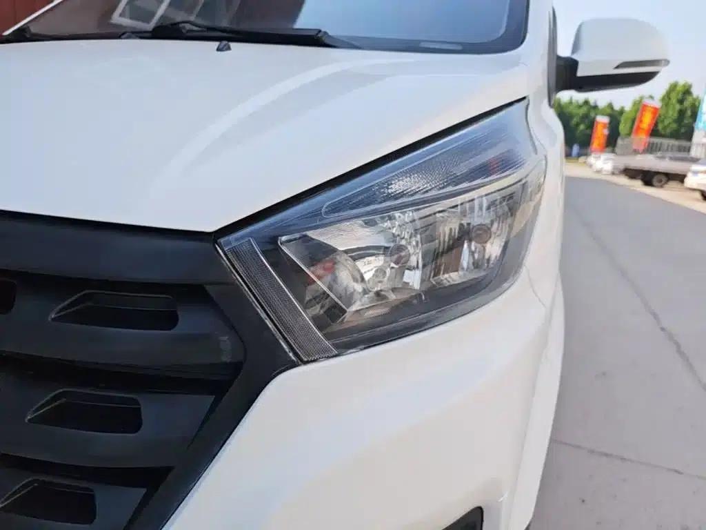 Golden Lion M Classic 2022 Panda Edition 1.5L Touring Lion Bus (5 Seats) — миниатюра 24