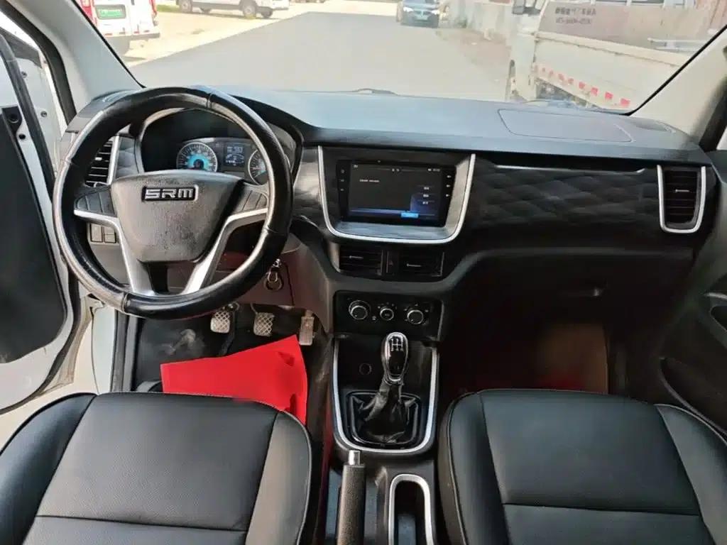Golden Lion M Classic 2022 Panda Edition 1.5L Touring Lion Bus (5 Seats) — миниатюра 10