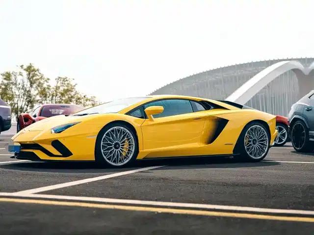 2017 Aventador S