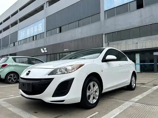 Mazda 3 Axela 2011 Sedan 1.6L Manual Comfort