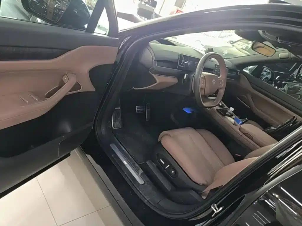 NIO ES8 2024 100kWh Signature Edition — миниатюра 16