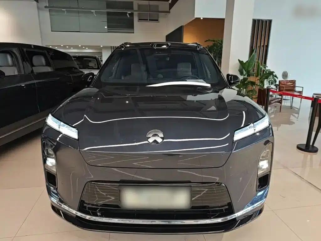 NIO ES8 2026 Model Six-Seat Executive Signature Edition — миниатюра 3