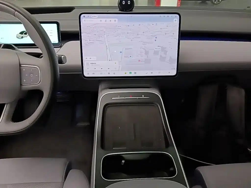 NIO ET5 2025 model 75kWh — миниатюра 13