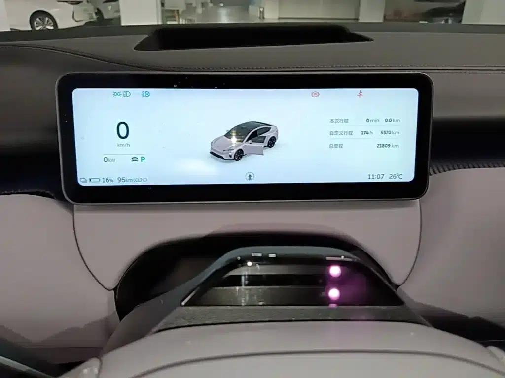 NIO ET5 2025 model 75kWh — миниатюра 12