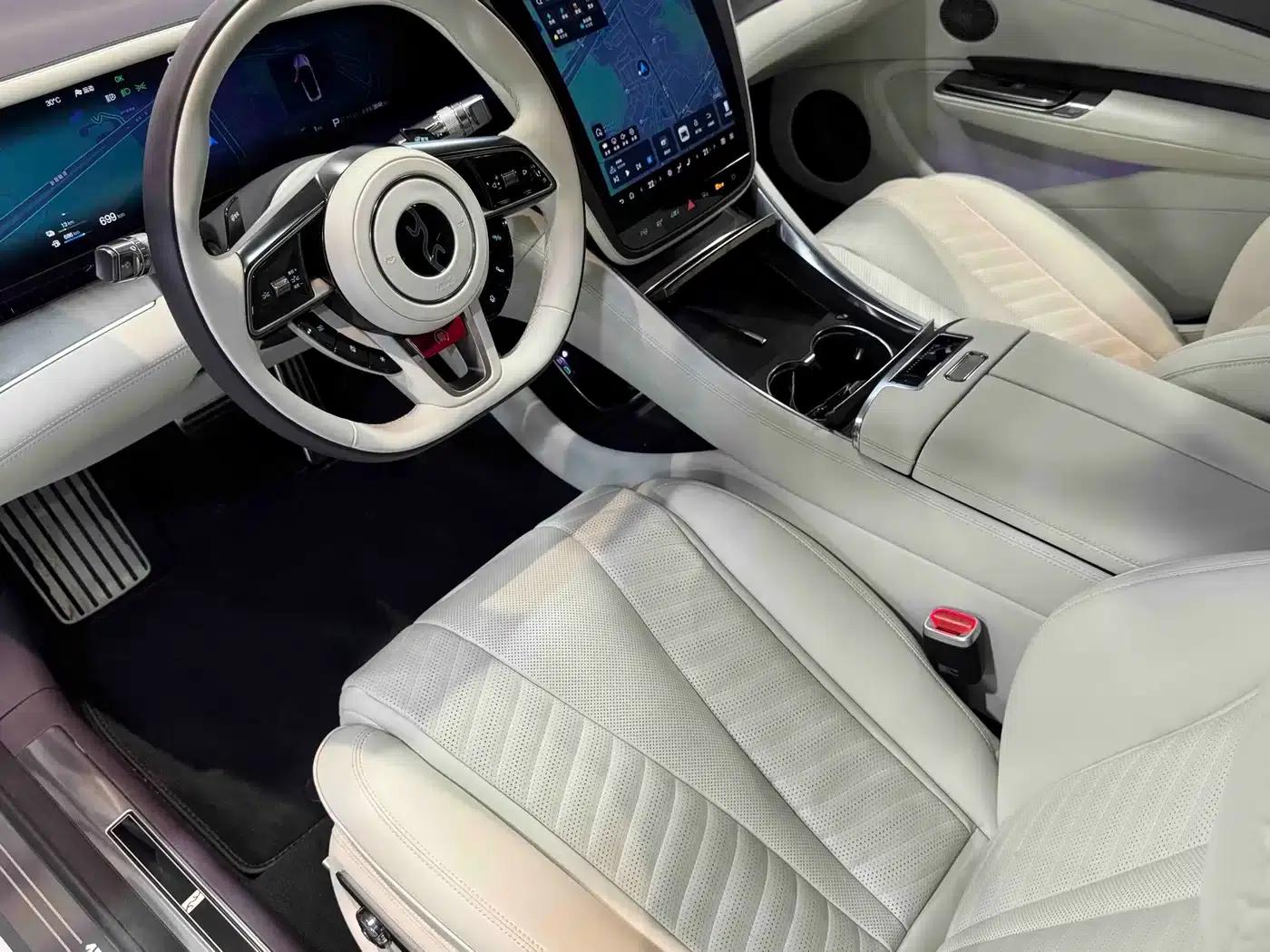 Looking up at the U7 2025 PHEV five-seater luxury edition — миниатюра 19