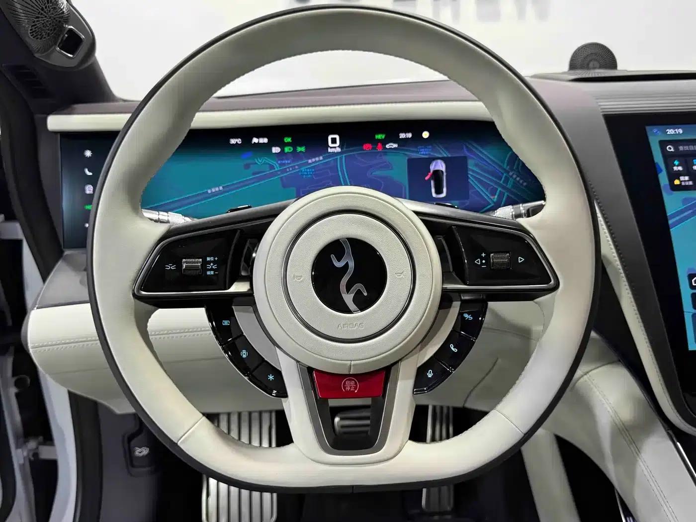 Looking up at the U7 2025 PHEV five-seater luxury edition — миниатюра 21
