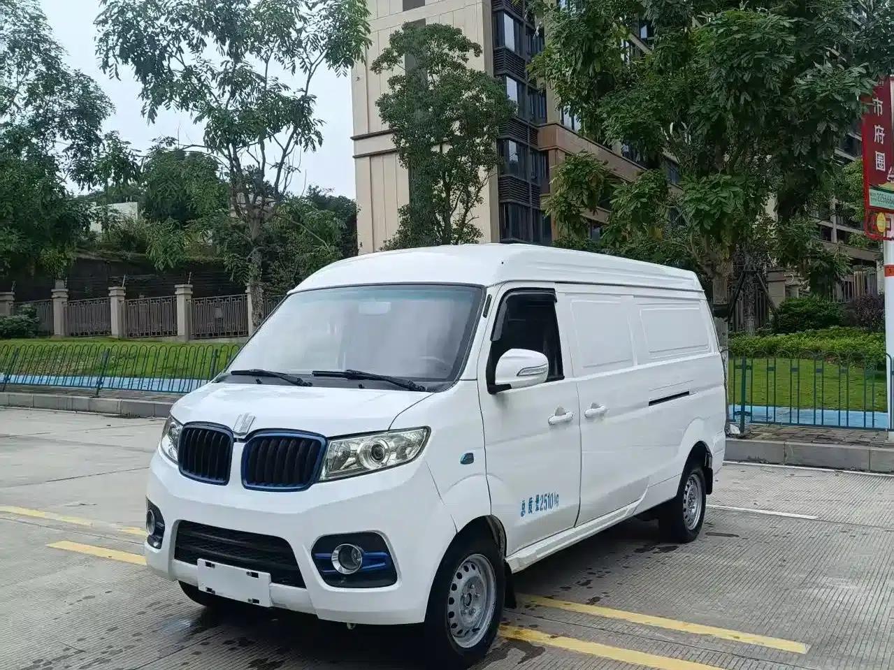 Remote E5 2019 E5L Pure Electric Van - Guoxuan 39.9kWh — миниатюра 1