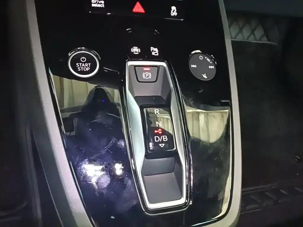 Audi Q5 e-tron 2023 Model 40 e-tron Star Edition Mech Suit — миниатюра 14