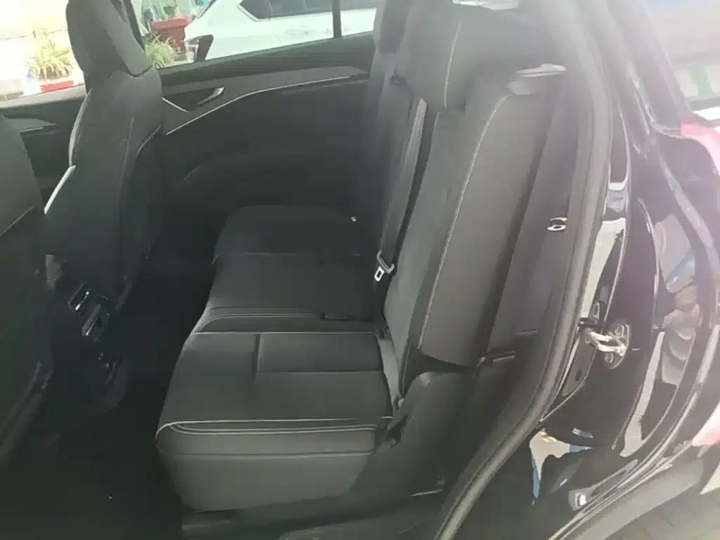Audi Q5 e-tron 2023 Model 40 e-tron Star Edition Mech Suit — миниатюра 17